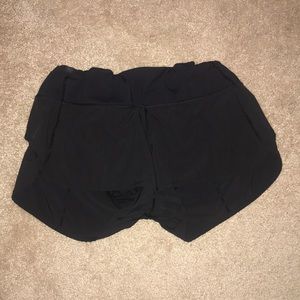 lululemon black speed up shorts 2.5”
